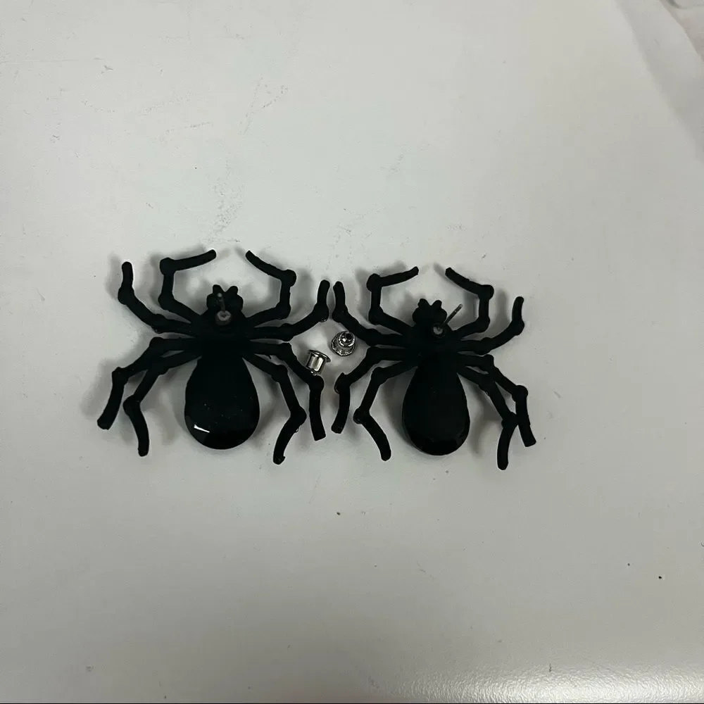 EARRINGS! HALLOWEEN! Spider Gemstone Earrings, Halloween! BNWT Super cute!!